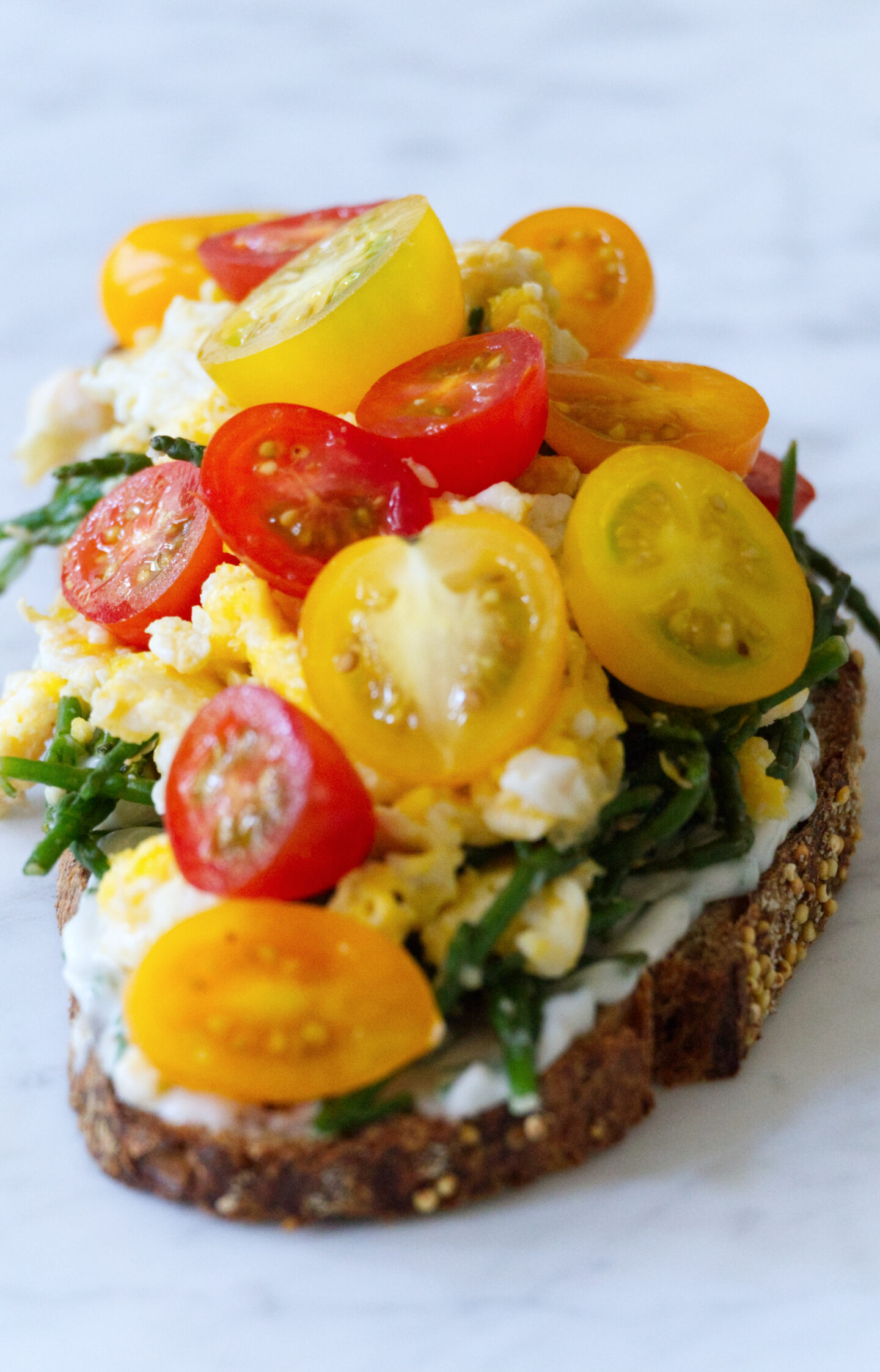 Dutch Toasts Toast met Roereieren & Zeekraal – Dutch Food Heritage